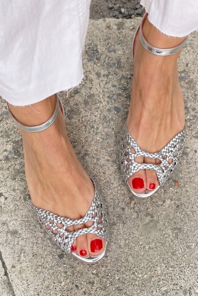 Isadora™ | Golden Woven Sandals